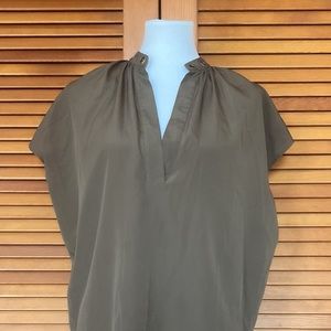 MICHAEL KORS sleeveless V neck top size S